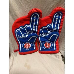 Chicago Cubs #1 Fan Oven Mitts Great Condition.  Set of 2